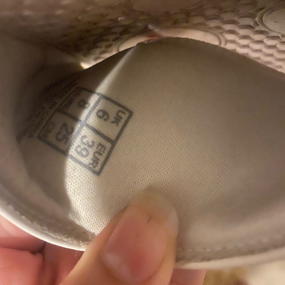 Puma slides - Picture 3 of 3